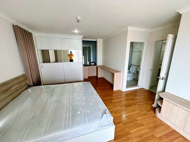 2 นอน ให้เช่าคอนโด ลุมพินี เพลส พระราม 9  ห้องมุม ชั้นที่27 2น้ำ MRT พระราม 9 600 ม. แยก อสมท. 70 ตร.ม. พร้อมเฟอร์ฯ  