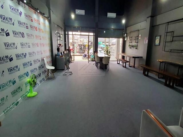 P1235 ให้เช่า อาคาร 2 ซอยศรีนครินทร์ 24 ใกล้สถานีรถไฟฟ้ากลันตัน ใกล้ซีคอนสแควร์