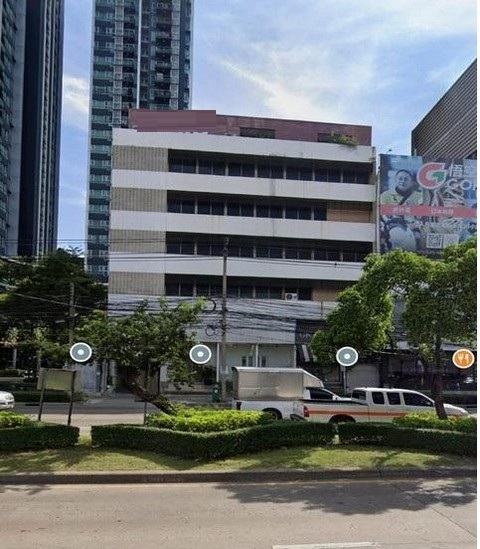  อาคาร 3 ชั้น นิมมานฯ ซอย 13 ทำการค้าเปิดร้าน / โชว์รูม / ออฟฟิศ ได้ หรืออยู่อาศัยเอง หรือปล่อยเช่ารายวัน Airbnb