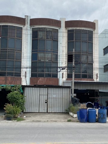 รหัสC6912 ให้เช่าอาคารพาณิชย์ 3.5 ชั้น มีดาดฟ้า ติดถนนสีขาว ใกล้ตลาดไท ใกล้ถนนพหลโยธิน คลองหลวง ปทุมธานี