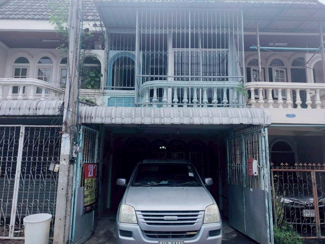 ทาวน์เฮ้าส์  2 ชั้น 17.1 ตร.วา   ทำเลทองใกล้ เซ็นทรัลนครสวรรค์