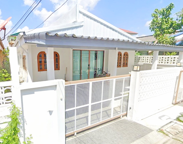 รถไฟฟ้าสถานีโชคชัย 4  1.9 กม.ให้เช่า โชคชัย 4 ซอย 30-38  MRTลาดพร้าว  2.8กม. บ้านเดี่ยว ชั้นเดียว 