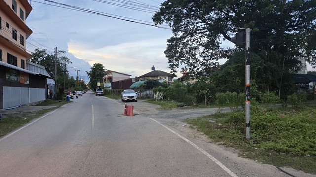 ขายที่ดิน 14 ไร่ ติดถนน ใกล้ ม.แม่โจ้ สันทราย เชียงใหม่ เหมาะทำโครงการจัดสรรรายละเอียดขายที่ดิน 14 ไร่ ติดถนน ใกล้ ม.แม่โจ้ สันทราย เชียงใหม่ เหมาะทำโครงการจัดสรรรายละเอียด - ที่ดินเปล่า 14 ไร่ 2 งาน 41.8 ตารางวา  (5,841.8 ตารางวา)- หน้ากว้างติดถนน 45 เมตร ลึก 370 เมตร (โดยประมาณ)- ถนนหน้าที่ดินกว้าง 14 เมตร (โดยประมาณ)- ผังสีส้ม (ทำโครงการจัดสรรได้)- ที่ถมแล้ว-เหมาะทำโครงการจัดสรร, โรง