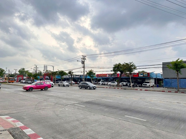 MRT นพรัตนราชธานี 800ม .ม.นิด้า ให้เช่าที่ดินสวย 8 ไร่  นิคมบางชัน 1.3กม. ติดถนนใหญ่ หน้ากว้าง 163 ม.