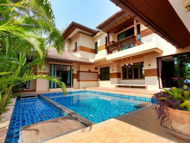 โซนสันผีเสื้อ ขาย 19,000,000 บาท 198 ตรว. บ้านหรู 2 ชั้น #สไตล์ล้านนาร่วมสมัย #หมู่บ้านริมน้ำ #อ.เมือง บรรยากาศเงียบสงบ เดินทางสะดวก