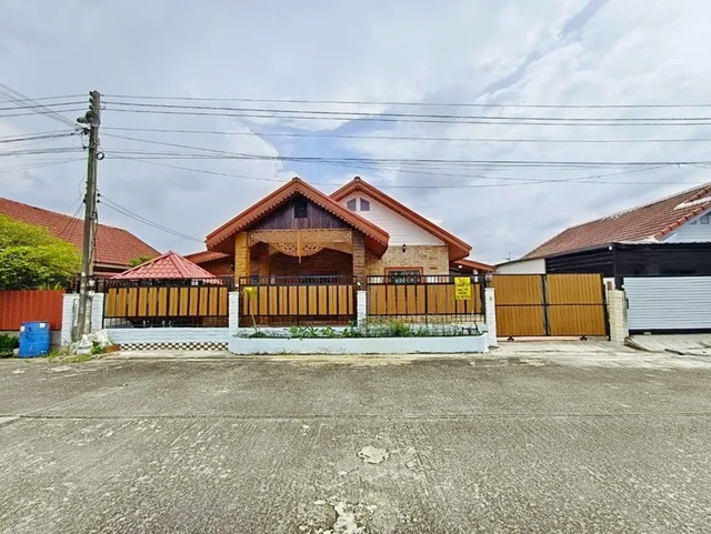 ตลาดชัชวาล คลอง 7 4.4 กม.ให้เช่าคฤหาสน์ รีโนเวทใหม่ 62ตร.วา.242ตร.ม. วัดดอนใหญ่  200ม.  3นอน 3 น้ำ ธัญญบุรี ลำลูกกา คลอง 8 