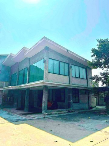 ขายให้เช่าคลังสินค้านิคมพัฒนาระยอง บนเนื้อที่ดิน 22ไร่ พื้นที่ใช้สอยประมาณ10,078 ตร.ม ผังม่วงลาย ขอใบอนุญาตรง .4 ได้