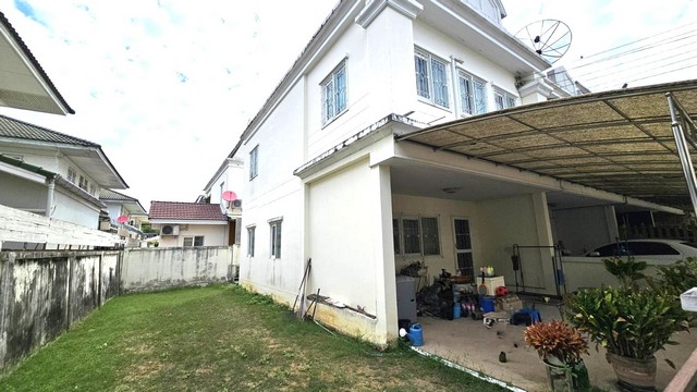 ทาวน์โฮม - 0 Rai 0 งาน 40 ตาราง-วา 3 นอน ใกล้ - FOR SALE!! -