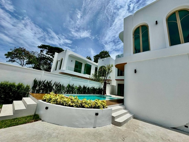 ขายพูลวิลล่าหรู สร้างใหม่ขายพร้อมผู้เช่า 150,000 สัญญา 3 ปี ใกล้หาดจอมเทียน  2นาที