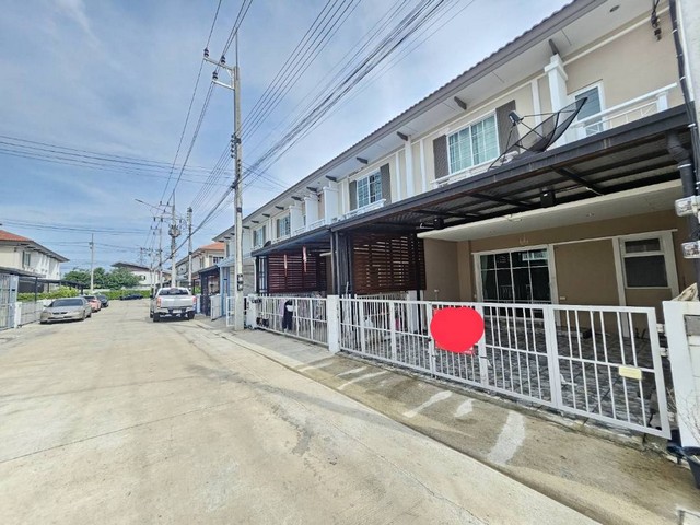 ขายทาวน์เฮ้าส์2ชั้น ไอลีฟทาวน์ บางปลา สมุทรสาคร 4ห้องนอน3ห้องน้ำ 19ตรว.ขายราคา2.2ล.