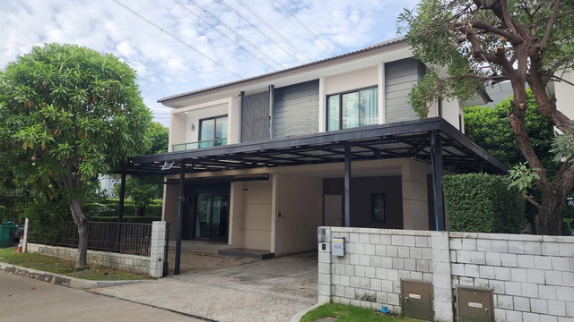 บ้านเดี่ยวโครงกาา Centro bangna km7 แปลงหัวมุม4 ห้องนอน 3 ห้องน้ำพื้นที่บ้าน 60 ตารางวา  190 ตารางเมตร2 ที่จอดรถ 3 นาทีถึงห้างเมกะบางนา42,000 บาท(ราคาไม่มีเฟอร์นิเจอร์)สัญญาขั้นต่ำ 1ปีแรกเข้าประกัน 2 เดือน + ล่วงหน้า 1 เดือน-ใกล้โรงเรียนนานาชาติคอนคอเดียน-แอร์ 5 ตัว-เครื่องทำน้ำอุ่นครบ-บิวอินตามรูปhttps://maps.app.goo.gl/EDeq2oVFkRZEaJk56สนใจสอบถามข้อมูล และนัดดู NH595Mobile : 099-0964478 , 098-9566391Line ID :@Goodassets (มี@)คลิกแอดไลน์ที่ลิ้