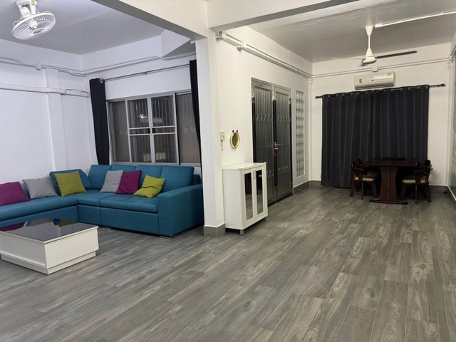 ให้เช่าทาวเฮ้าส์ 2 ชั้น 25 ตร.ว ถนนประชาราษฎร์บำเพ็ญ ห้วยขวาง บ้านรีโนเวทใหม่