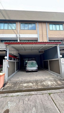 ขายทาวน์โฮม 3 ชั้น หมู่บ้านสิรินดา พรีโม่ พัทยา ติดกับตลาดน้ำ 4 ภาค FP-H01346 