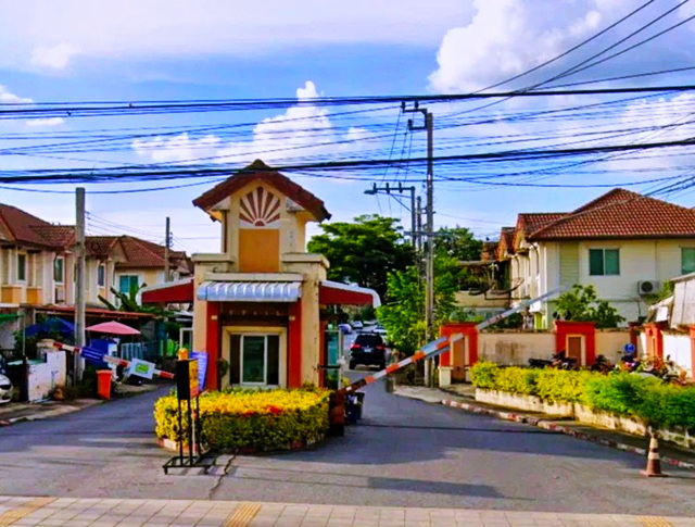 พหลโยธิน-สายไหม BTS คูคต 2.6 กม. ตลาด วงศกร สายไหม 1.8 กม.ให้เช่า ทาวน์เฮ้าส์ 2 ชั้น 21 ตร.วา. 170 ตร.ม. 3 นอน. ถ.สายไหม 60-66