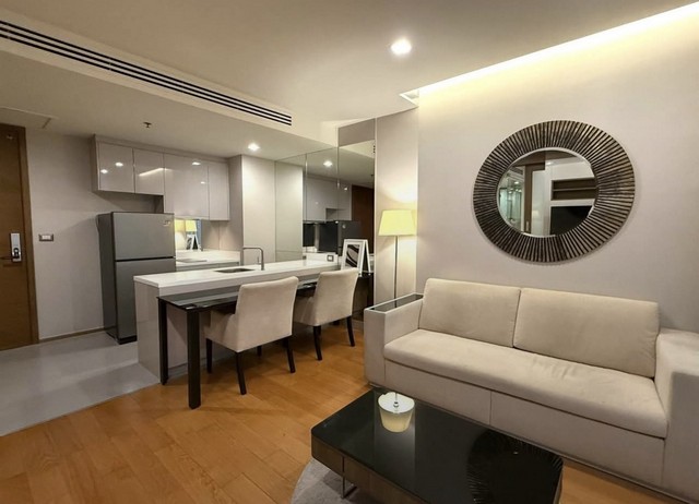 ขายหรือให้เช่า คอนโด 1 ห้องนอน The Address Sathorn สาทร 55 ตร.ม. ชั้นสูงวิวดี รีโนเวทใหม่ พร้อมอยู่