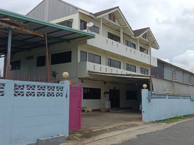 ขายโรงงาน 2 ไร่ พร้อมสำนักงาน 3 ชั้น ลำลูกกา คลอง 10 ขอใบ รง.2 และ รง.4 ได้