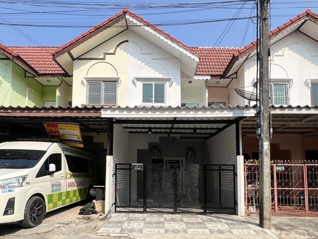 ขายทาวน์เฮ้าส์ สวนทองวิลล่า 7 คลอง 4 ลำลูกกา  รีโนเวทใหม่ 2 นอน 2 น้ำ พร้อมอยู่ ใกล้ BTS คูคต 12 นาที