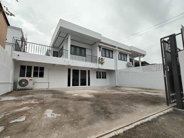 ให้เช่าบ้านเดี่ยว 2 ชั้น 50 ตร.ว. โชคชัย 4 ซอย 56 รีโนเวทใหม่ เหมาะพักอาศัย หรือทำออฟฟิศ