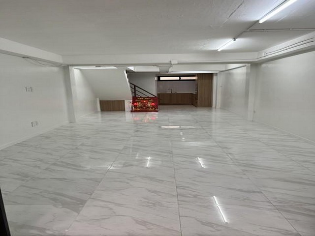 ให้เช่า อาคารพาณิชย์ 5 ชั้น ย่านพระโขนง พระรามที่4 ซอยภูมิจิตร ใกล้BTSพระโขนง ทำเลดีเดินทางสะดวกติดถนน