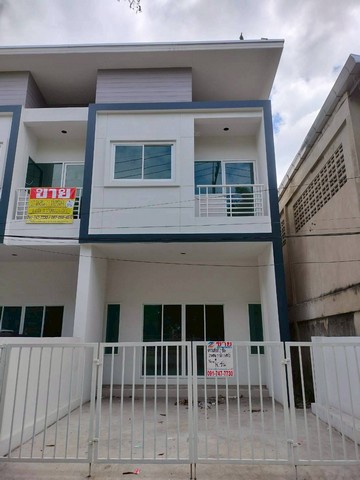 ขายทาวน์เฮ้าส์ 2 ชั้น  2 ห้องนอน 3 ห้องน้ำ ใจกลางเมืองมหาชัย    ถนนเศรษฐกิจ   เข้าซอยวัดทอง 