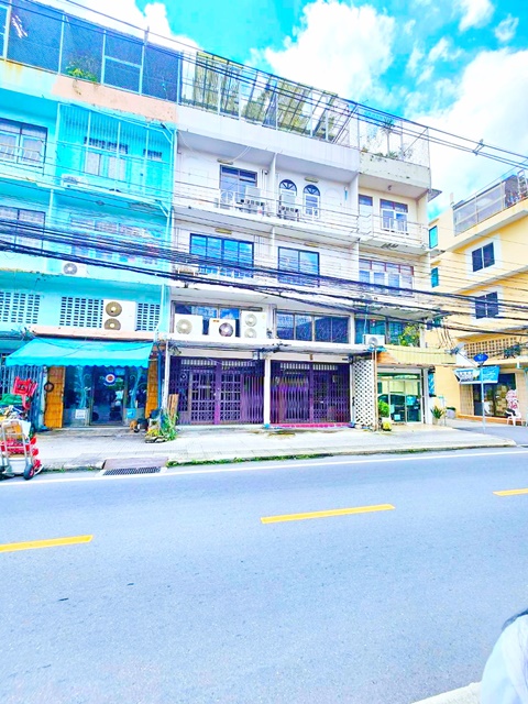 Terminal21 2.1กม. ให้เช่าอาคารพาณิชย์ 3.5 ชั้น 2 คูหา 45 ตร.วา  750 ตร.ม. ห้างกรีนเพลส 400ม. 