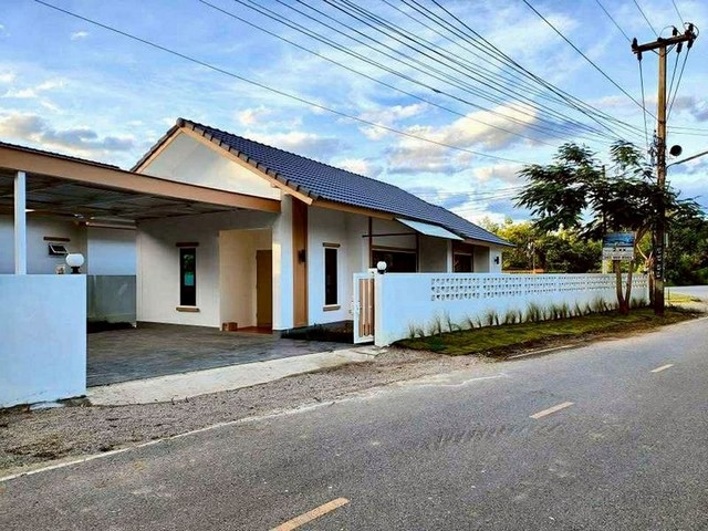 บ้านสร้างใหม่ แปลงหัวมุม ใกล้ตลาดท่ารั้ว ดอยสะเก็ด 