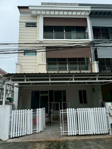 ขายด่วนโครงการ บ้านกลางเมือง เออร์บาเนี่ยน กรุงเทพกรีฑา หลังมุม เนื้อที่กว้างกว่าหลังอื่น