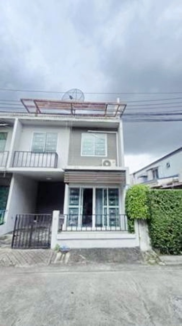  ศรีสมาน 1.5 กม.ตลาดดวงแก้ว พลาซ่า 500 ม.โรบินสัน ให้เช่าทาวน์โฮม 2 ชั้น หลังริม! เฟอร์ฯครบ 3 นอน 2 น้ำ สะพานนนทบุรี  