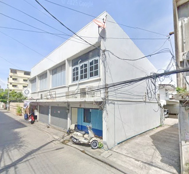 จันทน์41-45 โลตัส ให้เช่าอาคารพาณิชย์ 2 ชั้น 18 ตร.วา. 144 ตร.ม.วัดไผ่เงิน 900 ม.  ห้างกรีนเพลส 400ม.   2นอน 1น้ำ ตลาดเพิ่มทรัพย์ 1 กม