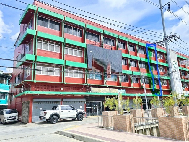 ติดถนนใหญ รัชดา.3-4นอน ตลาดสุทธิสาร 900ม ให้เช่าอาคารพาณิชย์ 4.5ชั้น อินทามาระ14 BTSสะพานควาย 1.1กม.  22 ตร.วา. 452 ตร.ม.  3 น้ำ 