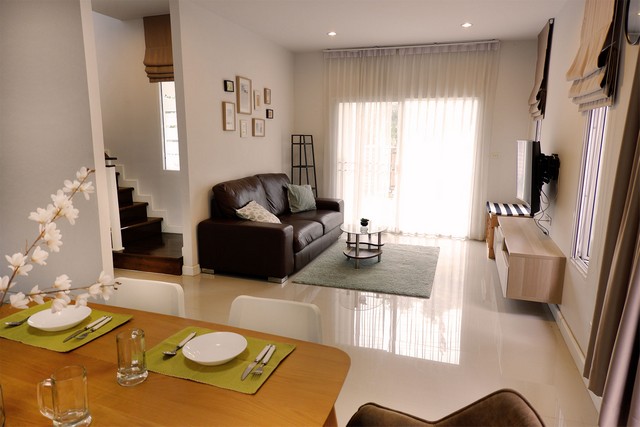 P534 ให้เช่า ขาย บ้านเดี่ยว โครงการ อิคอนเนเจอร์ รามอินทรา  ICONATURE RAMINTRA หลังมุม ใกล้แฟชั่นไอส์แลนด์ราคา 35,000 บาท/เดือน ประกัน 2 เดือน ล่วงหน้า 1 เดือน สัญญาขั้นต่ำ 1 ปีขายราคา 7,300,000 บาทติดต่อ คุณช่อผกา 0616198565 LINE 0616198565หากไม่รับสาย รบกวนขอความกรุณาลูกค้า @line ทิ้งรูปและข้อมูลไว้นะคะhttps://line.me/ti/p/zu0mm-ozFX-ขาย เช่า บ้านเดี่ยว หมู่บ้านอิคอนเนเจอร์รามอินทรา 109 หลังมุม-แบบบ้าน i-Delight-ที่ดินขนาด 54 ตรว. พ�