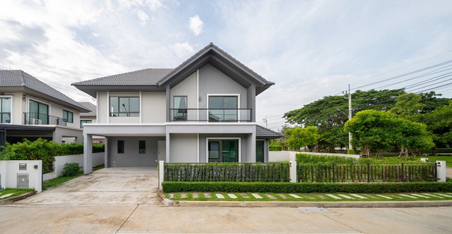 ขายบ้านเดี่ยว เพฟ ปิ่นเกล้า ศาลายา  หลังมุม ถนนเมน ติดสวนส่วนกลาง ขนาด 71 ตร.วา