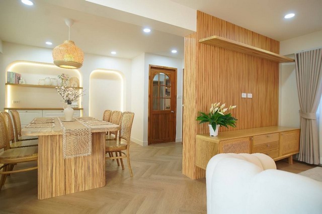 ขายบ้านเดี่ยว 2 ชั้น ลาดพร้าว 115 ขนาด 55 ตร.วา เฟอร์ไม้สัก วัสดุพรีเมียม สไตล์มินิมอล