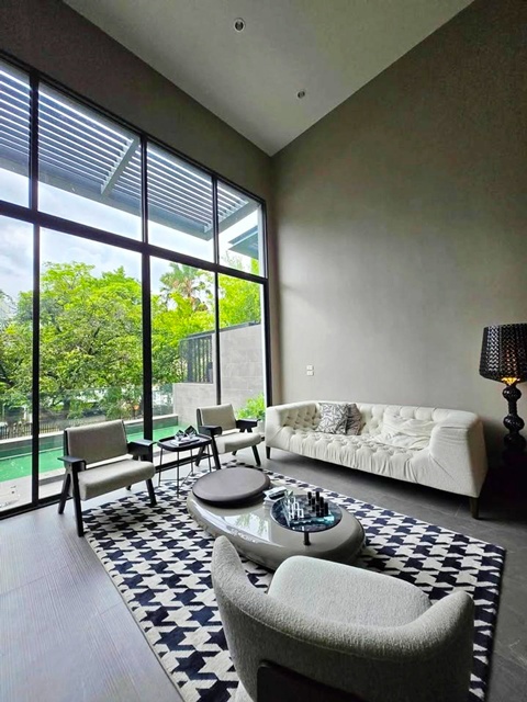 พร้อมสระว่ายน้ำ ทองหล่อ19-27 เพชรบุรี ให้เช่า ทาวน์โฮมหรู 4.5 ชั้น 325ตร.ม. 20ตร.วา. พร้อมลิฟท์  3-4นอน BTSทองหล่อ 1.7กม. 4 น้ำ 