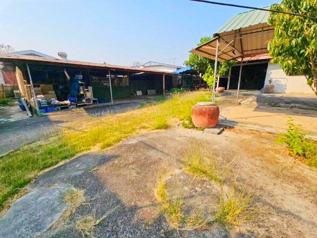 รพ.หล่มสัก 1.3 กม.ให้เช่าบ้าน 1 ชั้น 1 หลัง พร้อมโกดังเก็บของ 190 ตร.วา.บิ๊กซี หล่มสัก 1.5 กม.  1 นอน 1 น้ำ ตลาดริมน้ำไทหล่ม สวนดงตาล 1.1 กม