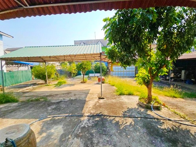 ตลาดริมน้ำไทหล่ม สวนดงตาล 1.1 กม ให้เช่าบ้าน 1 ชั้น 1 หลัง พร้อมโกดังเก็บของ 192ตร.วา.1 นอน 1 น้ำ บิ๊กซี หล่มสัก รพ.หล่มสัก 1.3 กม. 