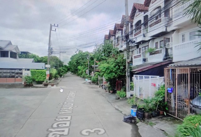 •ทาวน์เฮ้าส์3ชั้นขายคะ หน้าบ้านไม่ชนบ้านใคร•พื้นที่ 17 ตารางวา•พื้นที่ใช้สอย 180ตารางเมตร•4ห้องนอน  5ห้องน้ำ  •ต่อเติมครัวหลังบ้าน•แอร์ 2ตัว บ้านเปล่า ไม่มีเฟอร์นิเจอร์จอดรถในบ้าน1คัน นอกบ้านอีก1คันร้านCJ ติดถนนใหญ่  และหมู่บ้านห่างจากถนนใหญ่100เมตร  ที่ตั้ง ถนน สุขาประชาสรรค์3 ซอยวัดกู้  ตำบล บางพูด อำเภอปากเกร็ด จังหวัด นนทบุรี11120-ใกล้รร.พิขญ์-ใกล้รร.อัมพรไพศาล-