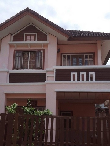 M650412ขายบ้านเดี่ยว 2 ชั้น หมู่บ้านเสนาวิลล่า รามอินทราที่ตั้ง: ซอยพระยาสุเรนทร์ 35 แขวงบางชัน เขตคลองสามวา กรุงเทพมหานครทำเลดี เดินทางสะดวก ใกล้ทางด่วน ห้างสรรพสินค้า และแหล่งชุมชน???? ขนาดที่ดิน: 43 ตารางวา???? ราคาขาย: 3,500,000 บาท✨ รายละเอียดตัวบ้าน:บ้านเดี่ยว 2 ชั้น3 ห้องนอน2 ห้องน้ำ1 ห้องครัวแอร์ 2 เครื่องมีเครื่องปั๊มน้ำสามารถต่อเติมพื้นที่ด้านหลังได้จอดรถได้ 2 คัน???? ท