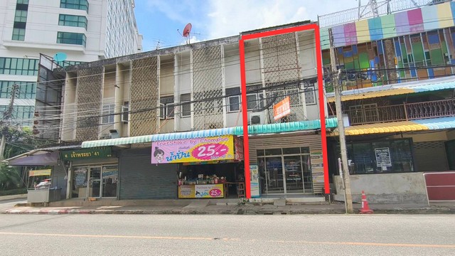 อาคารพาณิชย์ 2 ชั้น ทำเลทอง ถนนเจริญเมือง ใกล้โรงแรมดิอิมเพลส เพียง 1 กม.ถึงไนท์บาซาร์ เหมาะทำโฮสเทลหรือธุรกิจเชิงพาณิชย์