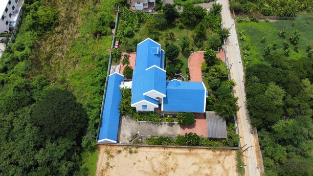 ขายที่ดินพร้อมสิ่งปลูกสร้าง พื้นที่ 2 ไร่ ซ.กรุงเทพกรีฑา 8 แยก 3 ทำเลดี เดินทางสะดวก ใกล้ถนนมอเตอร์เวย์ 400 ม.