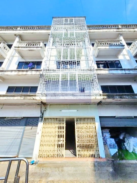 ตลาดยิ่งรวย 450 ม.เช่าอาคารพาณิชย์ 5 ชั้น 21ตร.วา.ประชาอุทิศ 72-76 แม็กซ์แวลู ประชาอุทิศ 1.7 กม.  สไตล์ออฟฟิศ ม.พระจอมเกล้าธนบุรี 3.1กม.