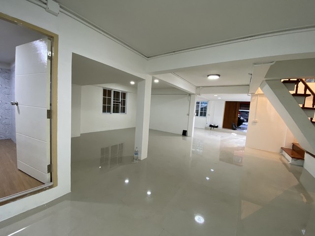 P1280 ให้เช่าบ้านเดี่ยว 2 ชั้น ติดถนนใหญ่ลาซาล สุขุมวิท 105 ใกล้ BTS แบริ่ง เหมาะทำธุรกิจ