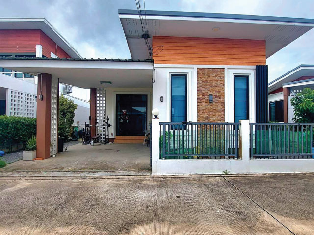 ขายด่วนบ้านพร้อมที่ดิน เนื้อที่ 55 ตารางวา ใกล้เมืองเชียงใหม่ ต.หารแก้ว อ.หางดง จ.เชียงใหม่