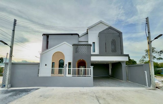 เช่า  พูลวิลล่า 150,000 ห้วยใหญ่    ขนาดที่ดินเริ่มต้นที่ 82.5 ตารางวา - 108.2 ตารางวา