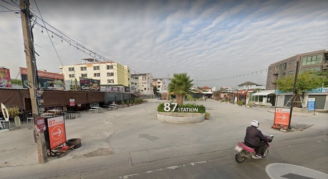 ขายที่ดิน ลาดพร้าว 87 แขวงคลองเจ้าคุณสิงห์ อ.วังทองหลาง กทม.เนื้อที่ 2-2-34.3 ไร่ที่ดิน กว้าง 48 ม. ลึก 86 ม. อยู่ใกล้ห้าง CDCเหมาะสำหรับสร้างคอนโดมิเนียม อาพาร์ทเม้นท์ Home Officeราคาขาย ตรว.ละ 280,000 บาทสถานที่ใกล้เคียง1. ห้าง CDC2. โลตัส รามอินทรา - อาจณรงค์3. เซ็นทรัล อีสต์วิลล์4. โฮมโปร สาขา เอกมัย-รามอินทรา5. บิ๊กซี ลาดพร้าว 1ที่ตั้ง คลองเจ้าคุณสิงห์ เขตวังทองหลาง กรุงเทพมหานคร-------------------------