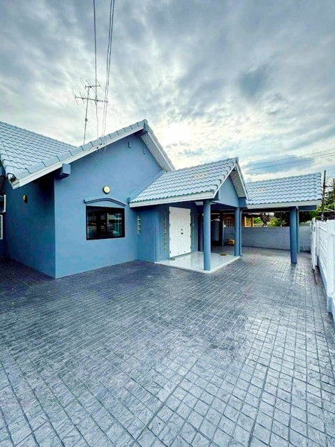 MRTศรีด่าน 350ม. ให้เช่าคฤหาสน์ 55 ตร.วา. ฟู้ดแลนด์ ศรีนครินทร์ 200 ม. Jass 250 ม. Starbuckทำเลติดถนนใหญ่ 2-3นอน 2น้ำ พร้อมเฟอร์ฯ