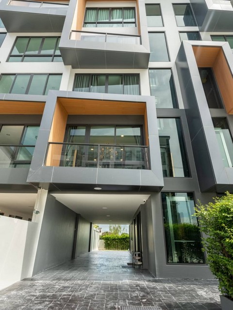 ให้เช่าโฮมออฟฟิศ 5 ชั้น 330 ตรม. JW Park กรุงเทพกรีฑา พร้อมลิฟต์แก้วส่วนตัว ติดถนนกรุงเทพกรีฑา