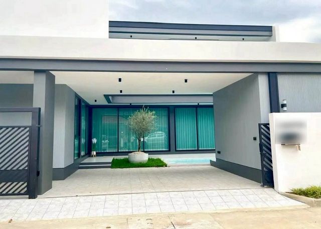 พูลวิลล่าหรู #ขายพร้อมผู้เช่า 11.98 ล้าน สไตล์โมเดิร์น ทำเลทอง #ใกล้กาดฝรั่ง #น้ำไม่ท่วม