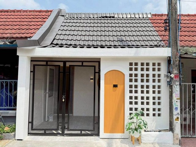 ขายทาวน์เฮ้าส์ราคาถูก รีโนเวทใหม่ ติดถนน เก้ากิโล ศรีราชา ชลบุรี FP-H01389 