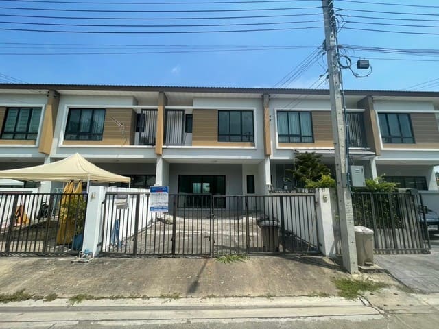 ขาย บ้านเดี่ยว 2 ชั้น หมู่บ้านฉัตรหลวง 10 60.70 ตร.ว.